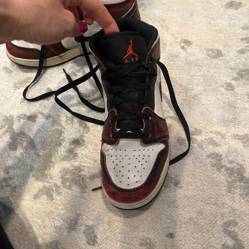 Used Jordan’s, size 7